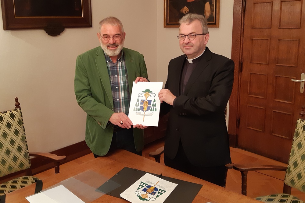 Bisschopswapen Mgr. Smeets gepresenteerd