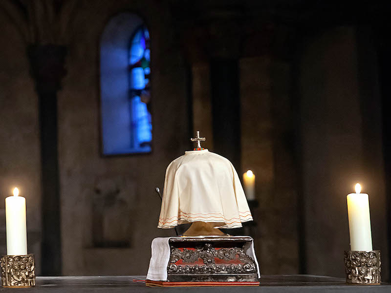 Witte Donderdag: God levert zich aan ons over 