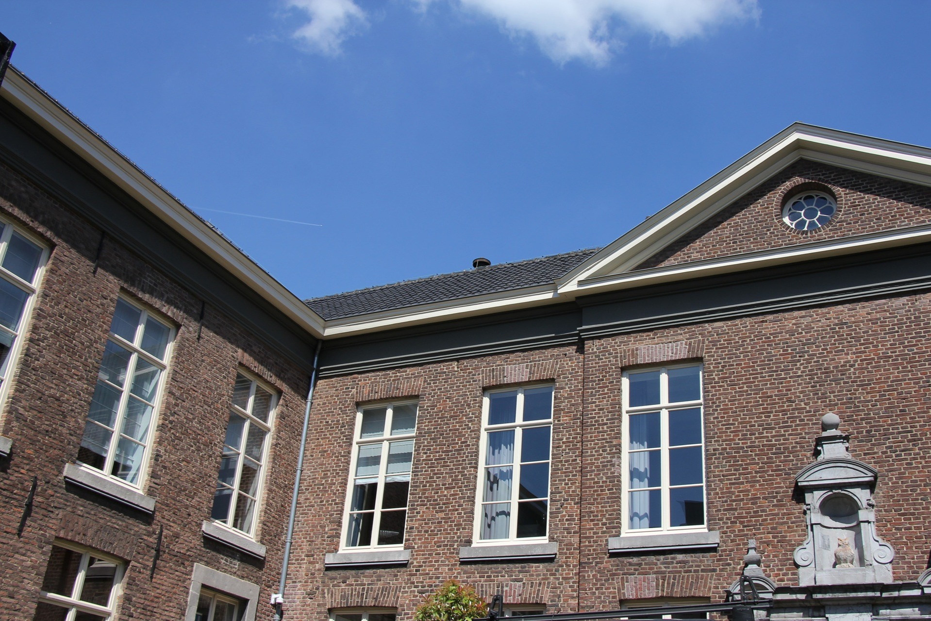 Bisschop verhuist naar appartement  in voormalig bisschoppelijk paleis
